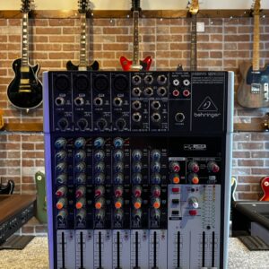 BEHRINGER Xenyx 1204 USB